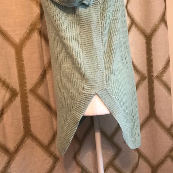 Express Sweater - Picture 2 of 5